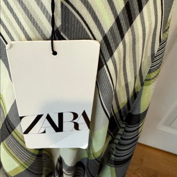 Chic Plaid Maxi Skirt in Green and Black - Picture 6 of 7